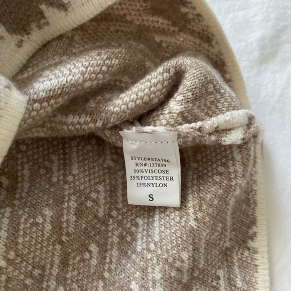 neutral light sweater - Picture 8 of 11